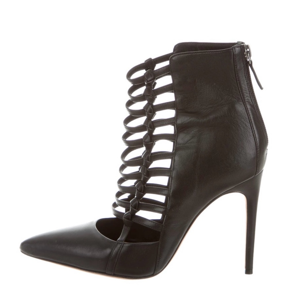 Alexandre Birman
Knotted Pointed-Toe Ankle Boots